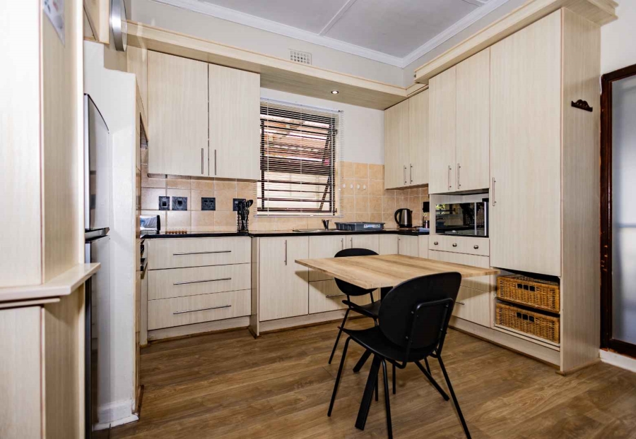 To Let 1 Bedroom Property for Rent in Oakdale Western Cape
